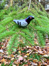 Load image into Gallery viewer, Clip-on pigeon ornaments